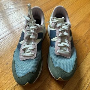 New Balance 237 Women's Sneakers